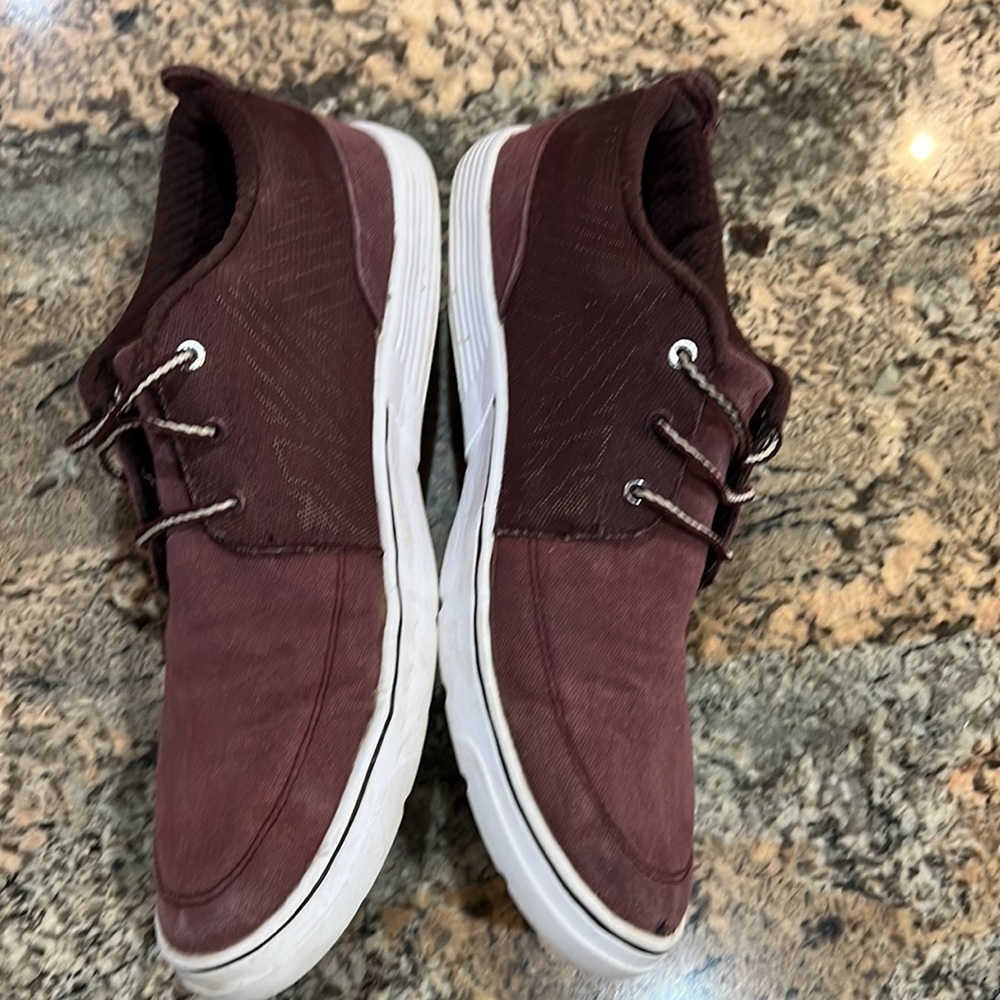Under Armour Shoes - Picture 2 of 10